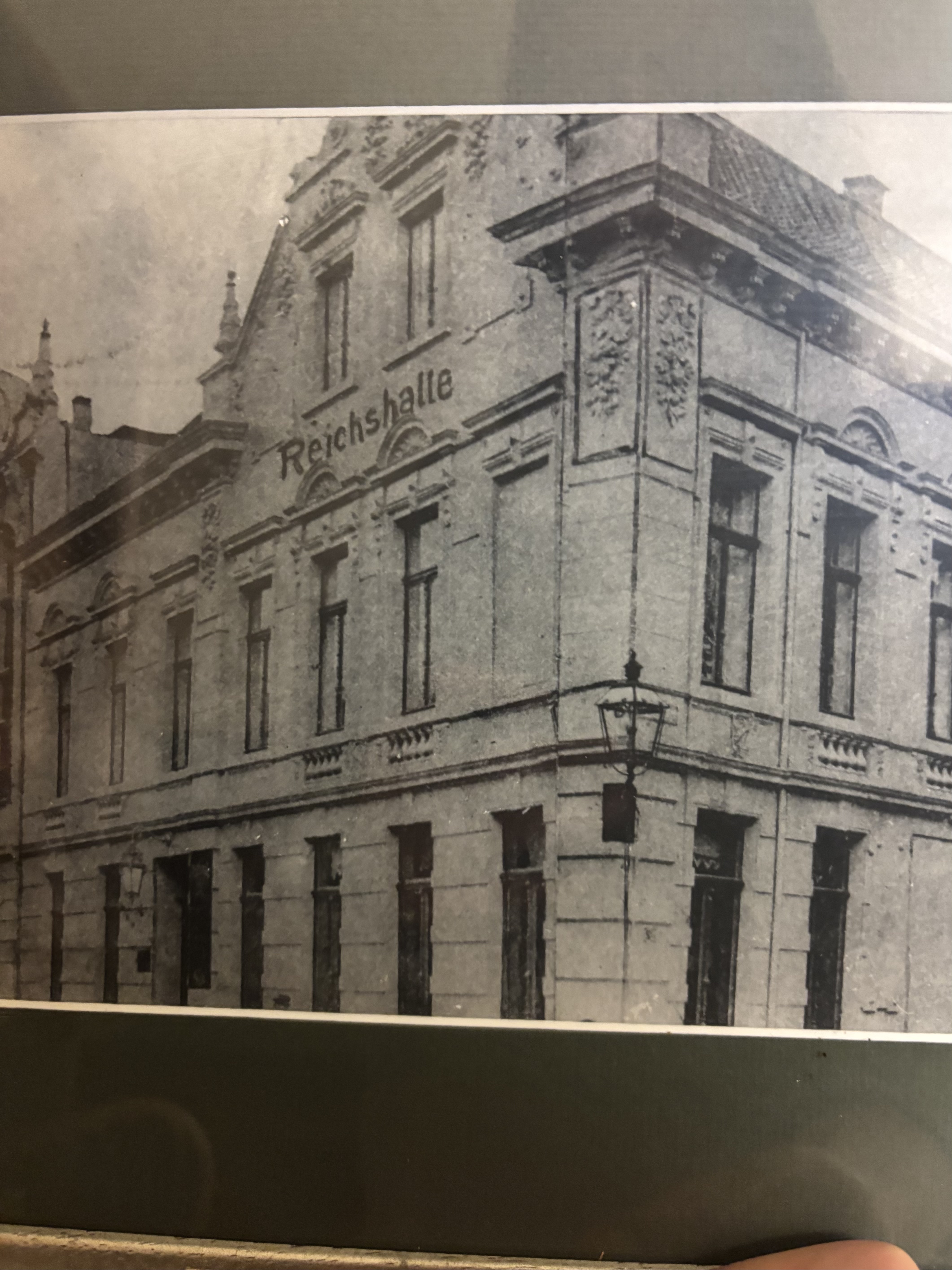 Drüje Patruon – Blick in den Gastraum früher